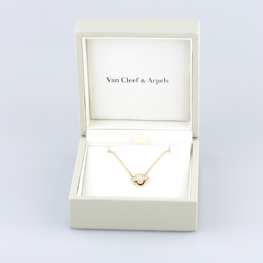 Ювелирное изделие Van Cleef & Arpels  Pure 
Alhambra necklace Diamond