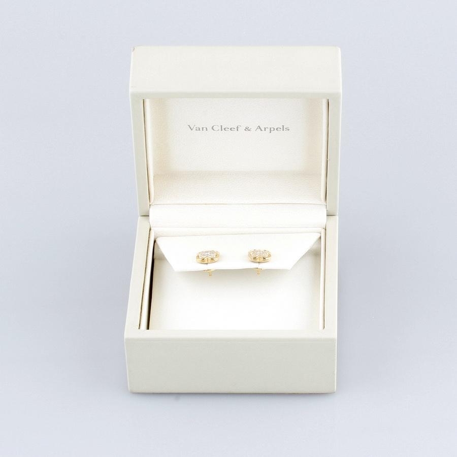 Ювелирное изделие Van Cleef & Arpels  
Pure Alhambra mini earstuds