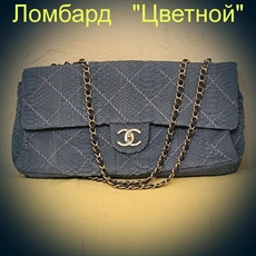 Аксессуар Chanel  
питон сумка
