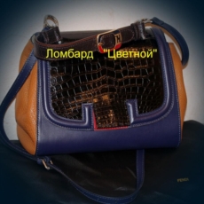 Аксессуар Fendi  сумка 
с крокодилом