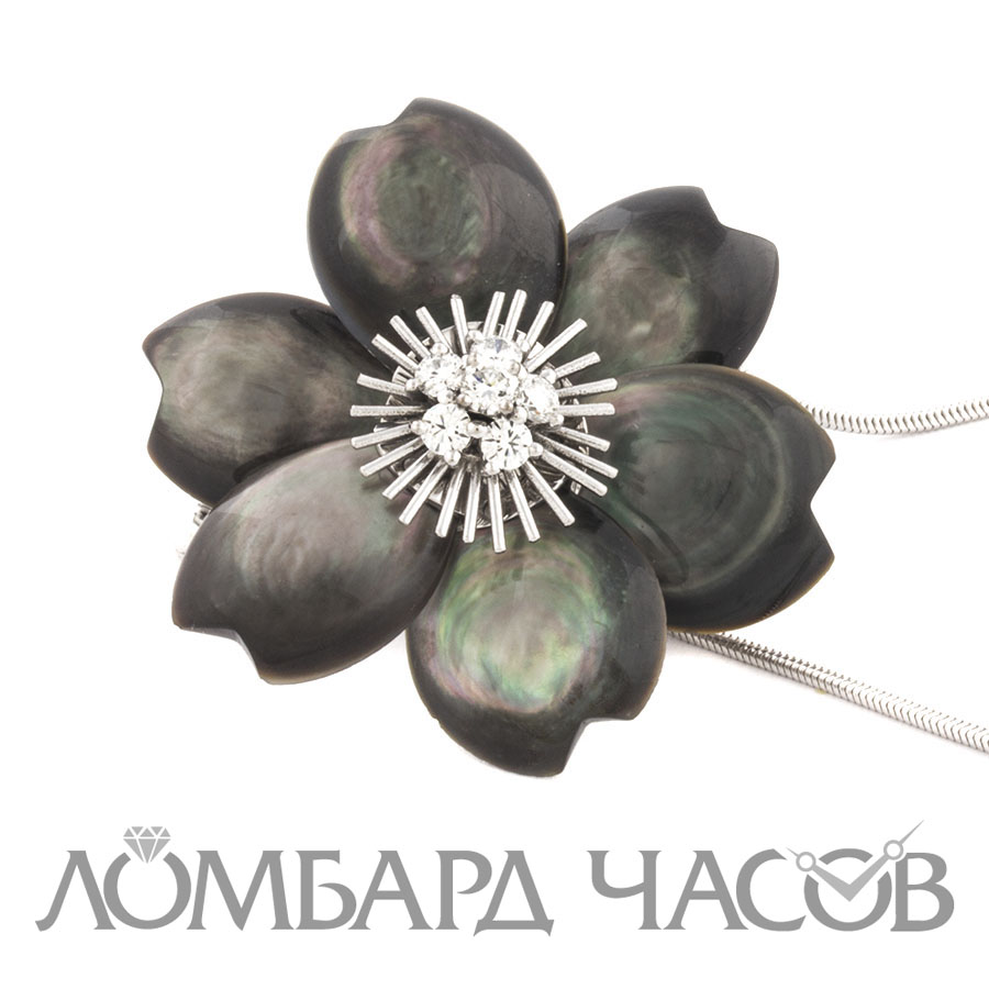 Ювелирное изделие Van Cleef & Arpels  
Rose de Noel Medium подвеска-брошь