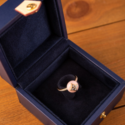Кольцо Louis Vuitton B Blossom Monogram Flower Pink Opal