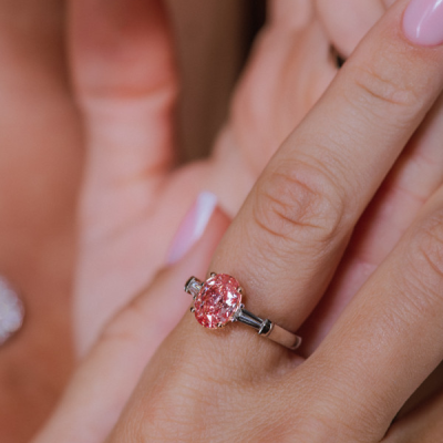 Кольцо GIA Treated, Fancy Vivid Pink/VVS1 2.05 ct