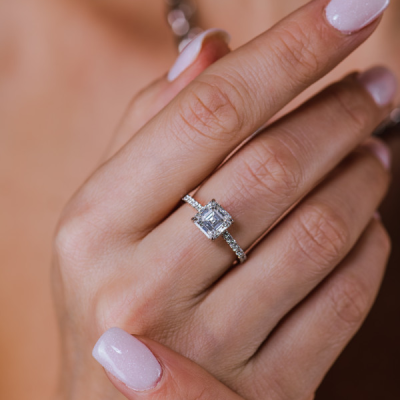 Кольцо GIA Square Emerald Cut 2,00 ct F/VVS2 Platinum