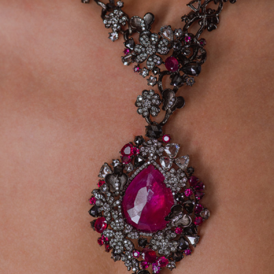 Колье No name 27.0 ct Natutal Red Ruby & Black & White Diamonds