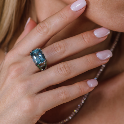 Кольцо Harry Winston Aquamarine & Diamonds & Chrysolite in Platinum