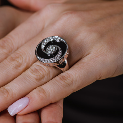 Кольцо Bvlgari Optical Illusion Spinning Onyx & Diamonds White Gold