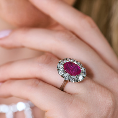 Кольцо No name в стиле Graff 3,30 ct Strong Purplish Red Ruby Oval Cut & 3.40 ct CVD Diamonds & White Gold