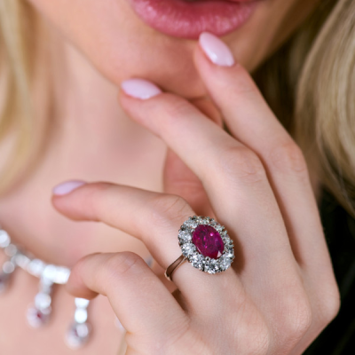 Кольцо No name в стиле Graff 3,30 ct Strong Purplish Red Ruby Oval Cut & 3.40 ct CVD Diamonds & White Gold