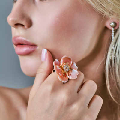Кольцо No name в стиле Van Cleef & Arpels ‘Rose de Noel’