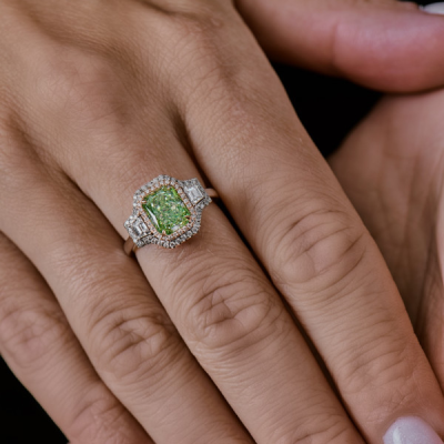 Кольцо Ralfdiamonds 2.02 ct Fancy Light Brownish Greenish Yellow/SI2 & White Multishape Cut Diamonds