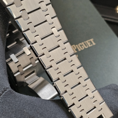 Швейцарские часы Audemars Piguet Royal Oak Selfwinding Chronograph 41 mm