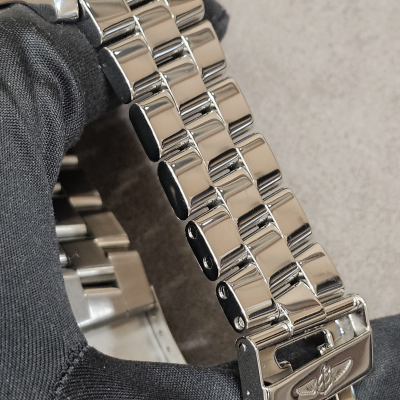 Швейцарские часы Breitling Super Avenger Chronograph Diamond Steel