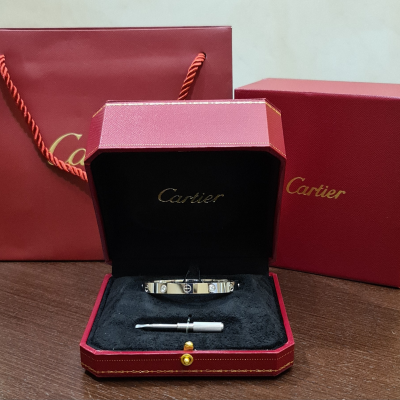 Браслет No name  в стиле Cartier Love