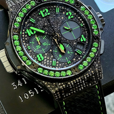 Швейцарские часы Hublot Big Bang Black Fluo Diamonds Green