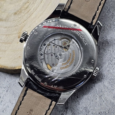 Швейцарские часы Girard-Perregaux  World Time Power Reserve