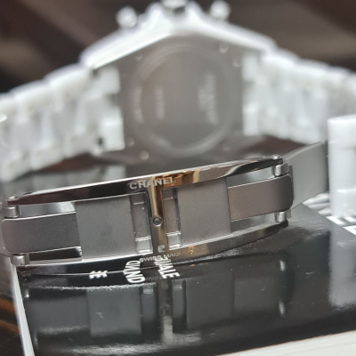 Швейцарские часы Chanel J12 Chronograph 41 mm