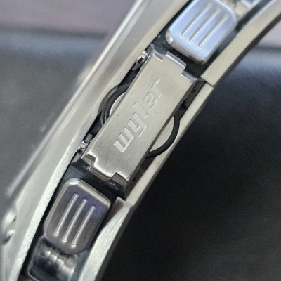 Швейцарские часы Wyler Code-R Chronograph MIT