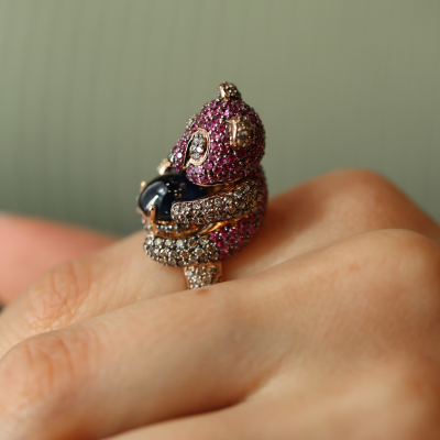 Кольцо Ralfdiamonds  с бриллиантами, рубинами и сапфирами