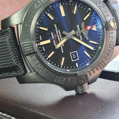 Швейцарские часы Breitling Avenger Blackbird 44