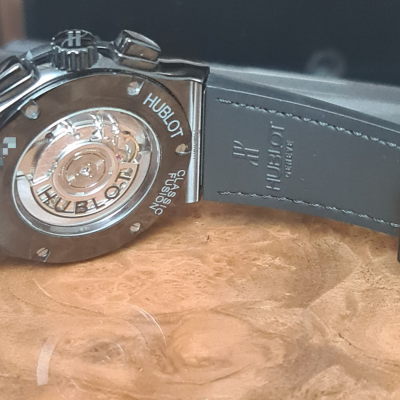 Швейцарские часы Hublot Classic Fusion Black Magic Skeleton Dial 45mm