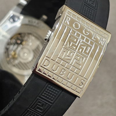 Швейцарские часы Roger Dubuis Easy Diver