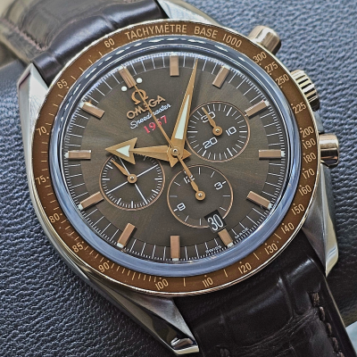 Швейцарские часы Omega Speedmaster Broad Arrow