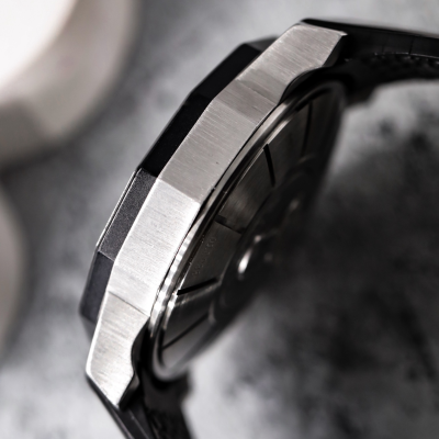 Швейцарские часы Corum Admiral`s Cup Competition 40mm