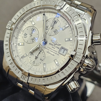 Швейцарские часы Breitling Chronomat Evolution