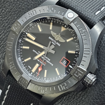 Швейцарские часы Breitling Avenger Blackbird