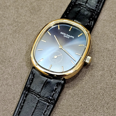 Швейцарские часы Patek Philippe Golden Ellipse Blue Dial