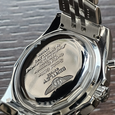 Швейцарские часы Breitling Navitimer BENTLEY MOTORS BRONZE DIAL SPECIAL EDITION