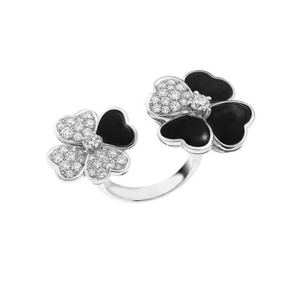 Кольцо Van Cleef & Arpels Cosmos Between the Finger ring Diamond and Onyx