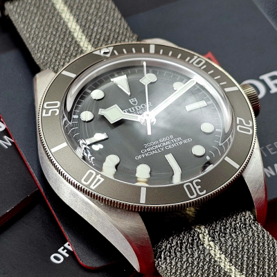 Швейцарские часы Tudor BLACK BAY