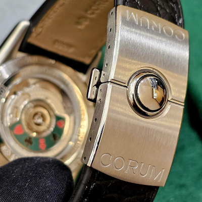 Швейцарские часы Corum Bubble Royal Flush
