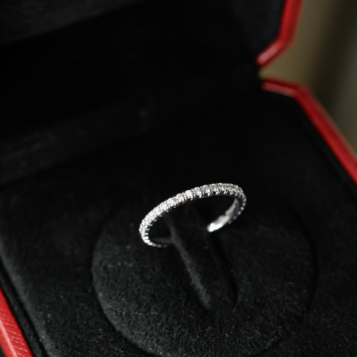 Кольцо Cartier Etincelle de wedding band, 2 mm width, paved