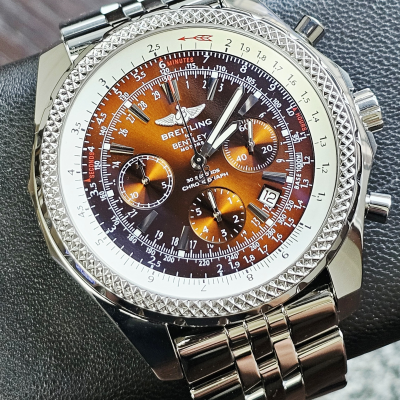Швейцарские часы Breitling Navitimer BENTLEY MOTORS BRONZE DIAL SPECIAL EDITION