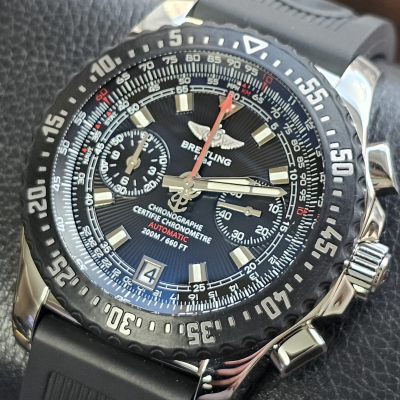 Швейцарские часы Breitling Skyracer Raven