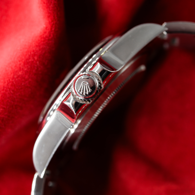 Швейцарские часы Rolex Oyster Perpetual Explorer II