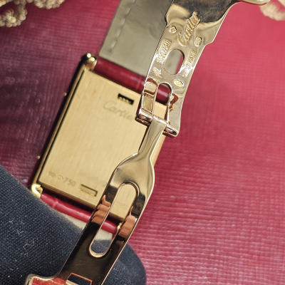 Швейцарские часы Cartier Tank Basculante Diamond Bezel