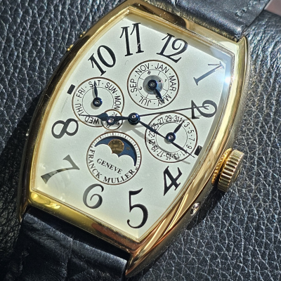 Швейцарские часы Franck Muller Cintree Curvex Perpetual Calendar
