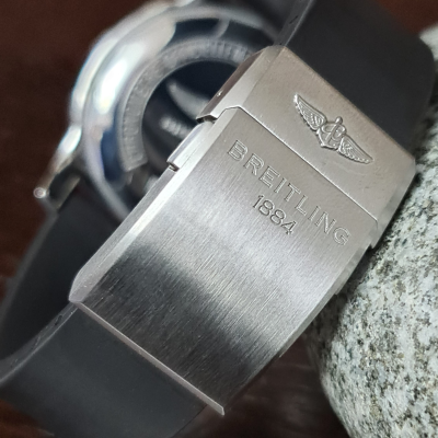 Швейцарские часы Breitling Colt 44 mm