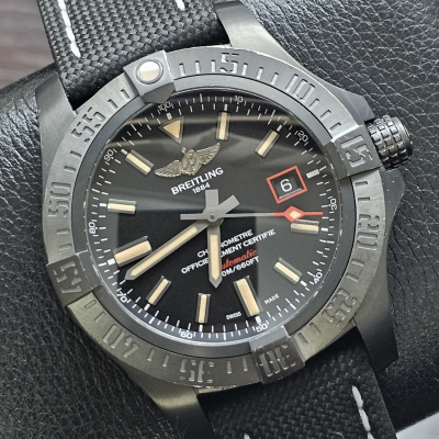 Швейцарские часы Breitling Avenger Blackbird