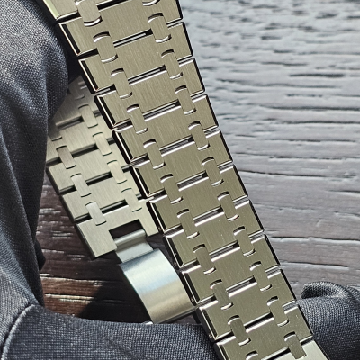 Швейцарские часы Audemars Piguet Royal Oak Selfwinding "50th Anniversary" 41 mm