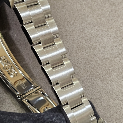 Швейцарские часы Rolex Oyster Perpetual Date