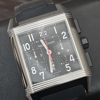 Швейцарские часы Jaeger-LeCoultre Reverso Squadra Chronograph