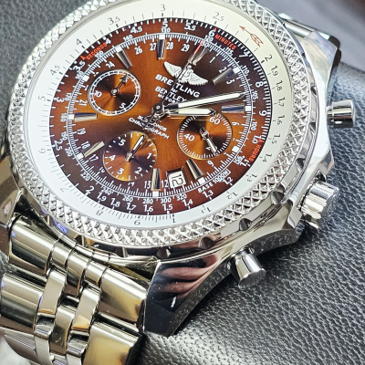 Швейцарские часы Breitling Navitimer BENTLEY MOTORS BRONZE DIAL SPECIAL EDITION