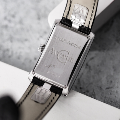 Швейцарские часы Harry Winston Avenue