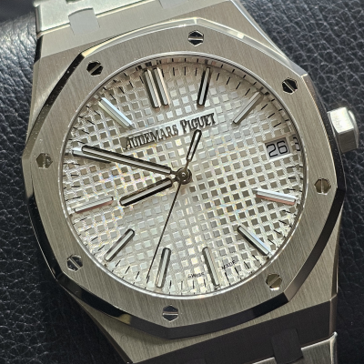 Швейцарские часы Audemars Piguet Royal Oak Selfwinding "50th Anniversary" 41 mm