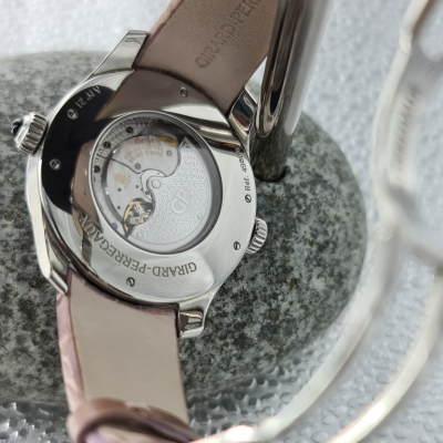 Швейцарские часы Girard-Perregaux WW.TC Lady